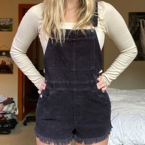 Brandy Melville Black overall shorts